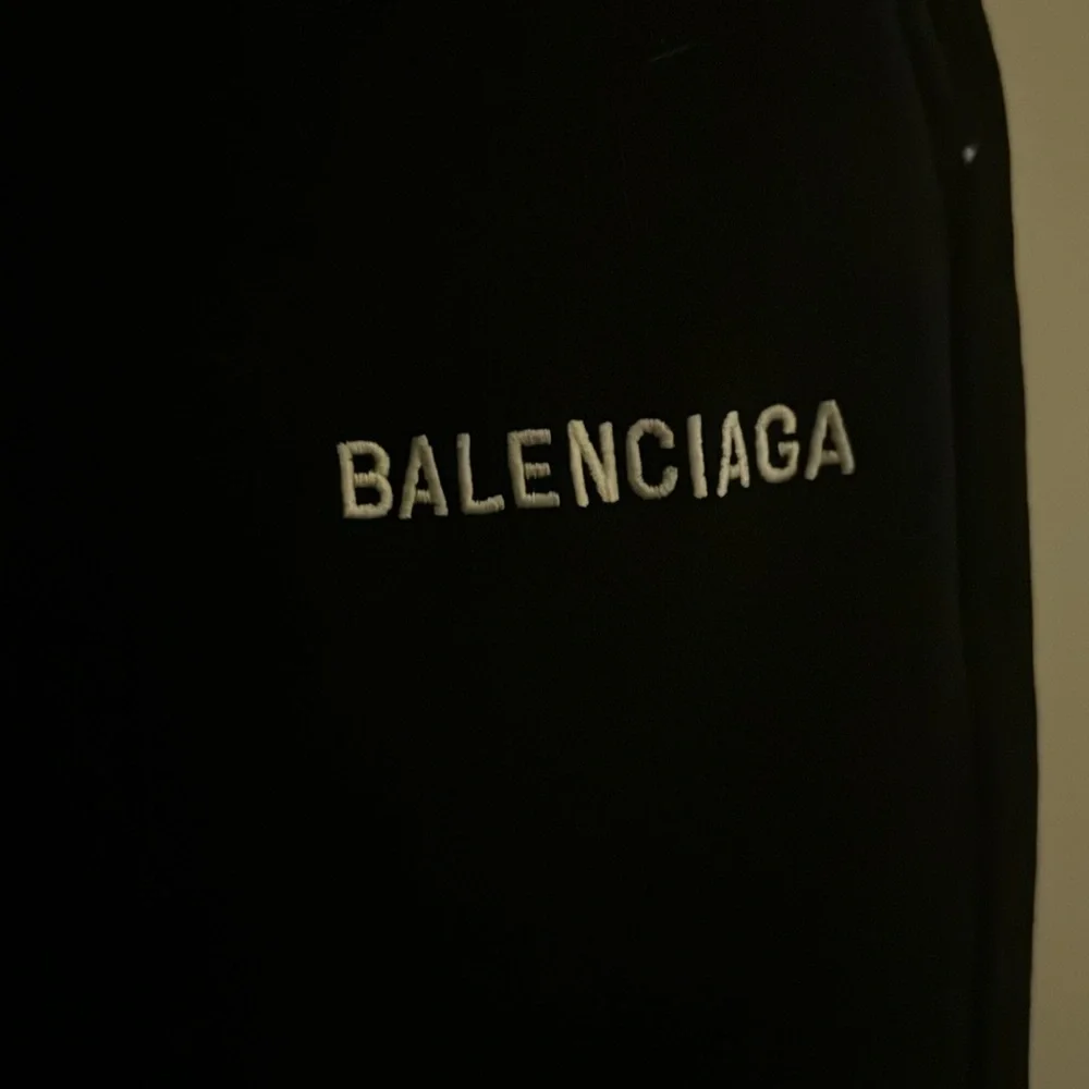 Balenciaga - Picture 2 of 3